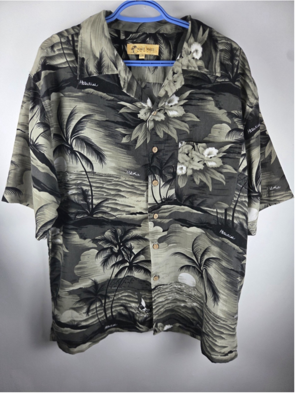 Maui Maui Hawaii LARGE Men's Short Sleeves Hawaiian Shirt Pre-Owned